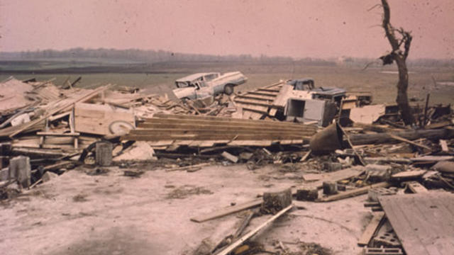 tornado_damage_near_hamburg_minnesota_6_may_1965.jpg 