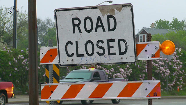 road-closed-sign-road-construction.jpg 