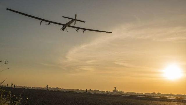 20150317solarimpulse2rtw3rdflightahmedabadtovaranasilandingrevillard26thumb.jpg 