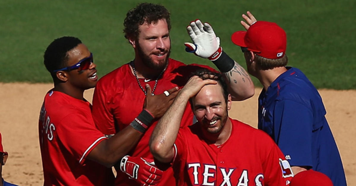 Rangers' Elvis Andrus moving from shortstop to bench role?