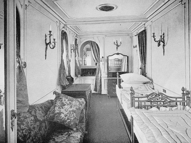 lusitania-first-class-bedroom.jpg 