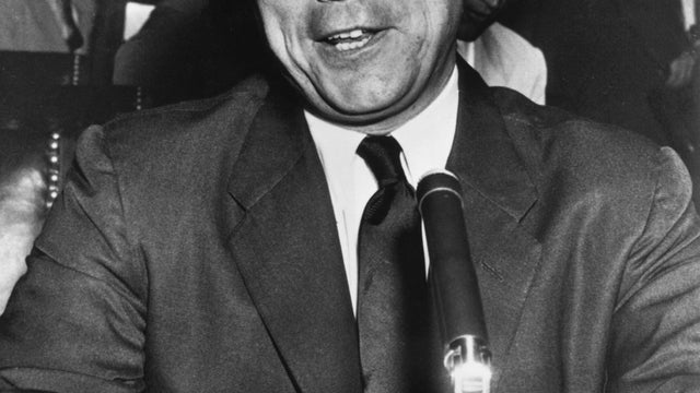 jimmyhoffa-gettyimages-52027804.jpg 