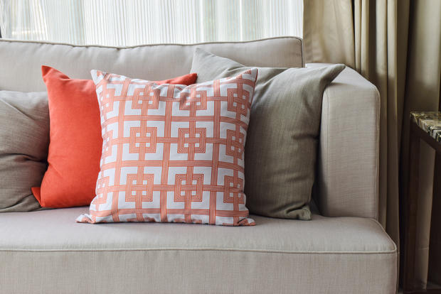 living room furniture pillows 