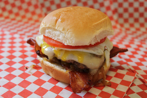 somkeys-breakfast-burger.jpg 