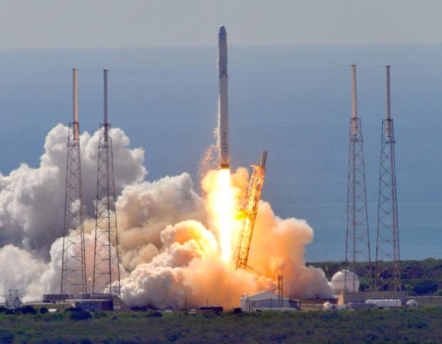 SpaceX Rocket Eruption - Falcon 9 