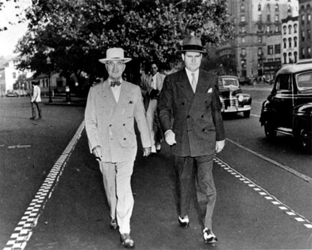 truman-walking-with-usss-agent.jpg 