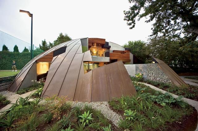 Homes that may secretly be spaceships