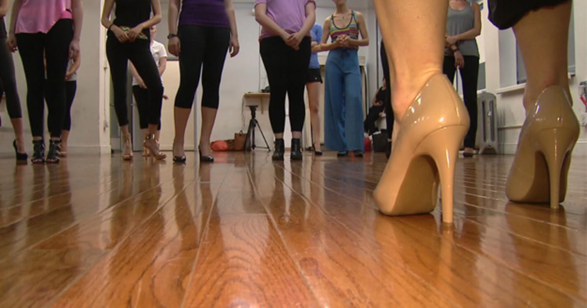 Seen At 11 High Heels Being Used As Weapons In New Self Defense Course Cbs New York