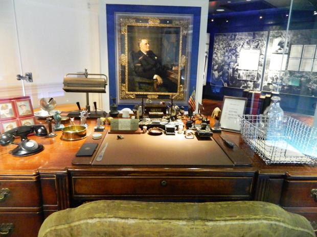 Roosevelt Oval Office desk. 