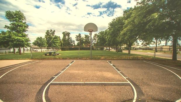 Globeville Basketball Court 