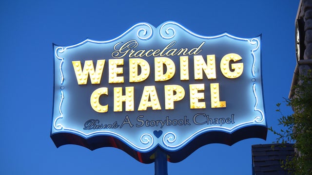 evansvegas-weddings01.jpg 