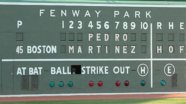 CWS@BOS: Red Sox retire Pedro's No. 45 at Fenway 