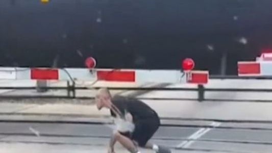 trainrolling.jpg 