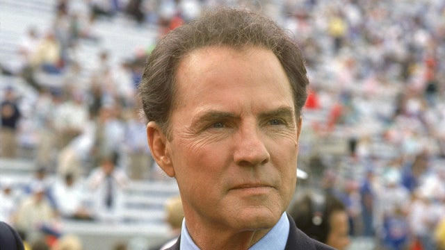 frank-gifford-obit-crop-getty-images-72068819.jpg 