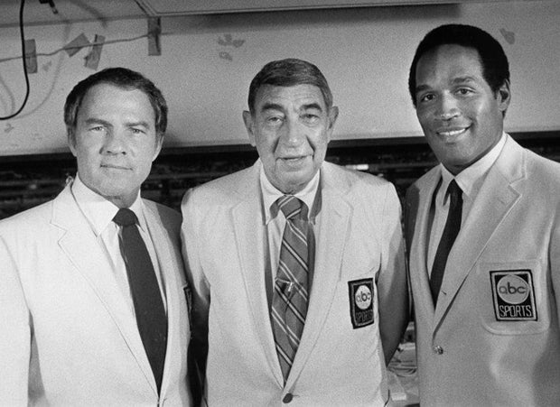frank-gifford-howard-cosell-oj-simpson-mnf-09081983-facebook.jpg 