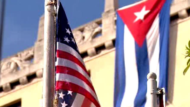 us-cuban-flags.jpg 