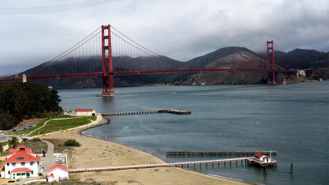Lawsuits Cloud Efforts to Complete Suicide-Prevention Net Under Golden Gate  Bridge - WSJ