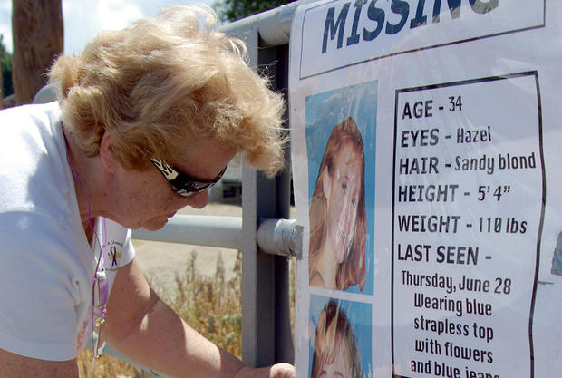 Volunteers help search for missing mom Paige Birgfeld 