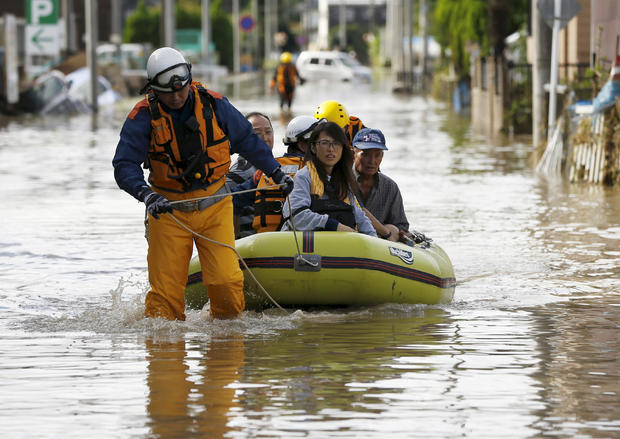 2015-09-11t010816z1479140505gf10000201133rtrmadp3weather-japan-floods.jpg 