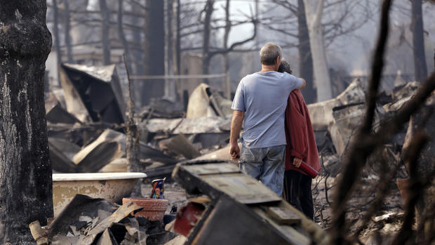 Devastating wildfires rage in California 