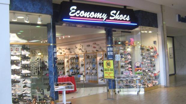 economy_shoes.jpg 