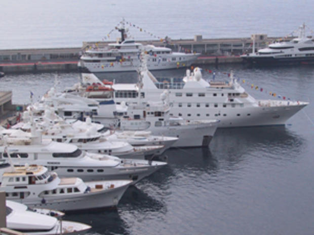 Luxury Yachts 