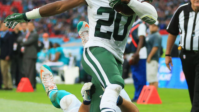 Miami Dolphins' Brandon Marshall says NY Jets' Darrelle Revis gets special  treatment from refs – New York Daily News