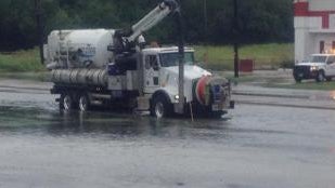 texasraineffort-to-drain-standing-water-from-village-fair-near-loop-12-in-oakcliff-still-underway-but-slow-going-robbie-owens.jpg 