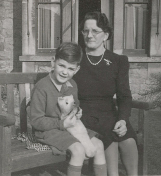 john-cleese-with-mother-0i.jpg 