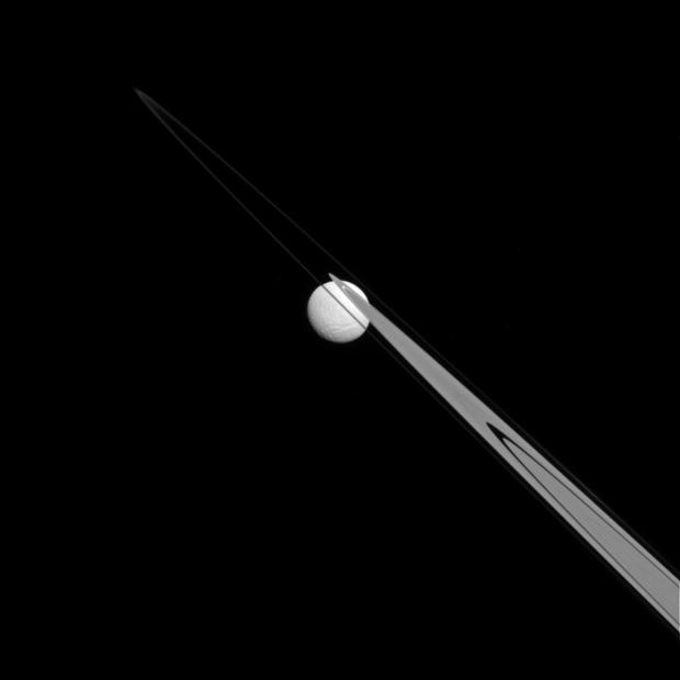 saturnmoon-tethys-pia18284.jpg 