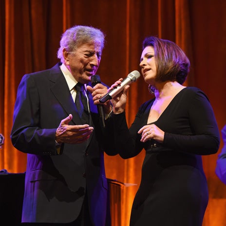gloria-estefan-getty-456355074.jpg 