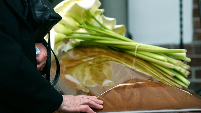 funeral-coffin.jpg 