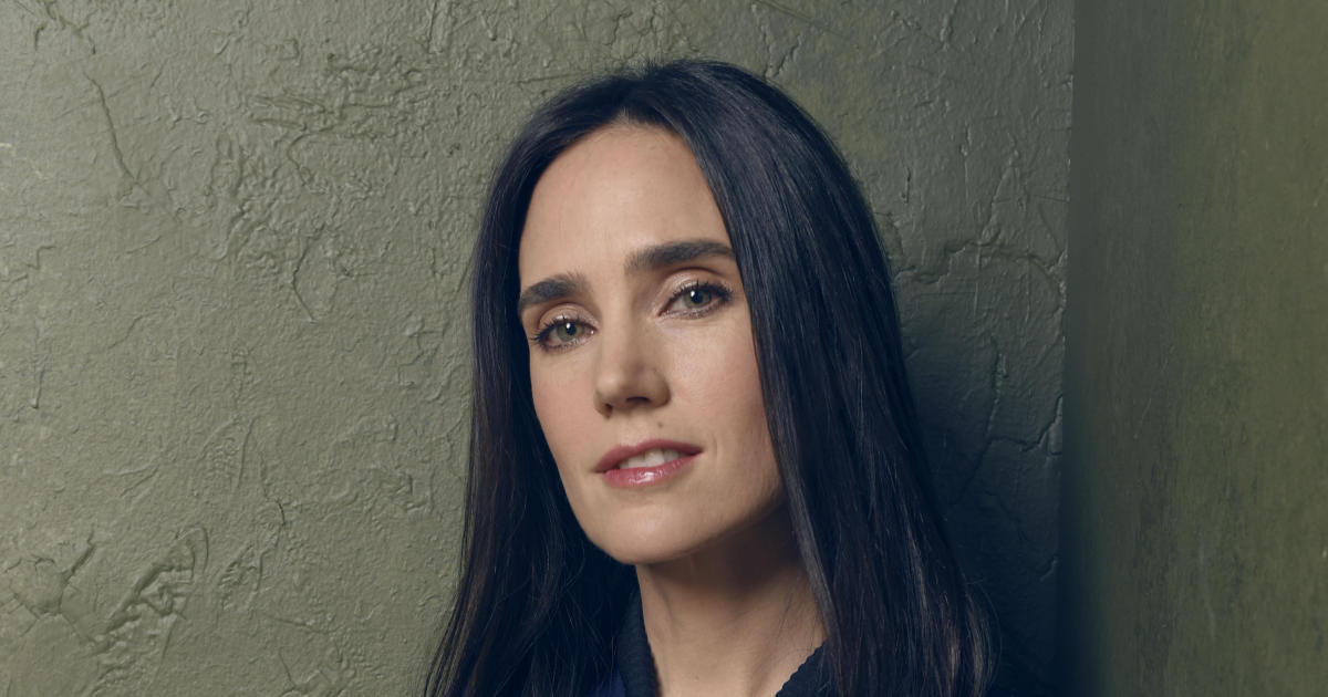 Jennifer Connelly Puts a French Girl Twist on an All-American Classic