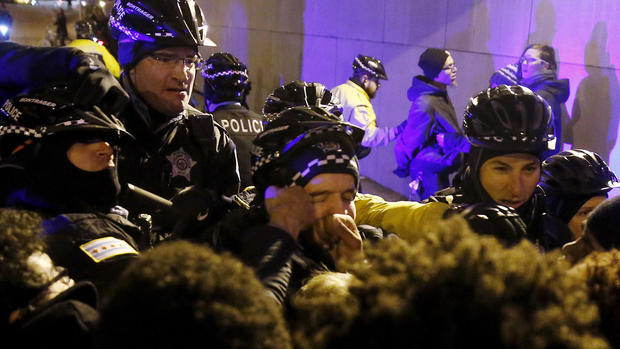Chicago protests over police shooting of Laquan McDonald 