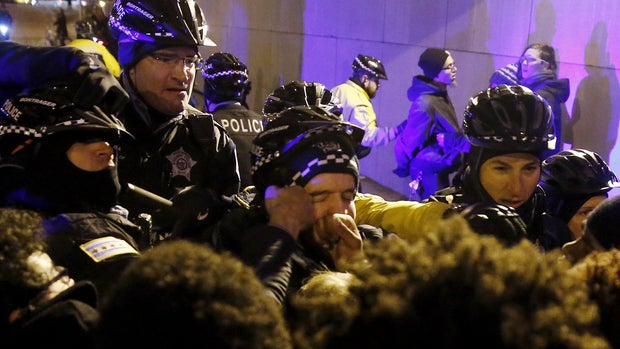 Chicago protests over police shooting of Laquan McDonald