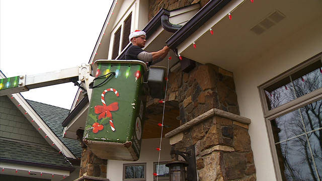 holiday-lighting-installation-crews.jpg 