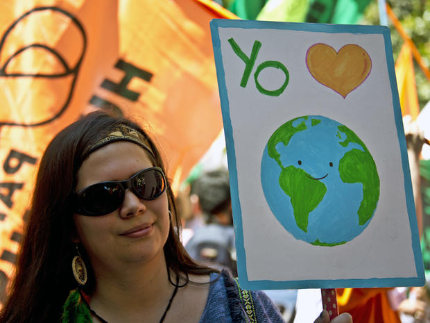 climate-protests-getty-499142812.jpg 