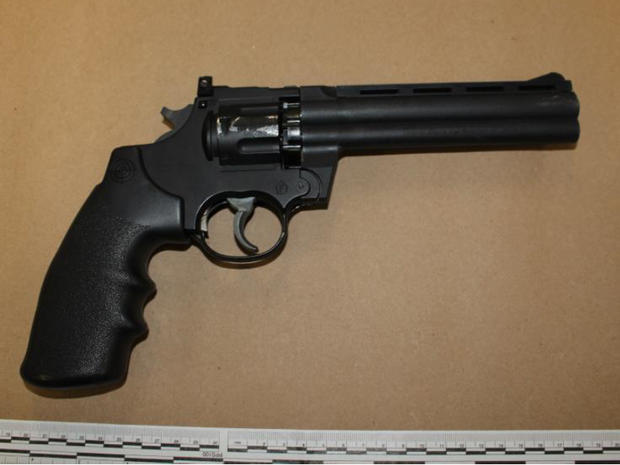 Replica handgun used in robbery 