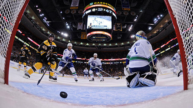 bruins-canucks-david-krejci-2011-625-x-352.jpg 