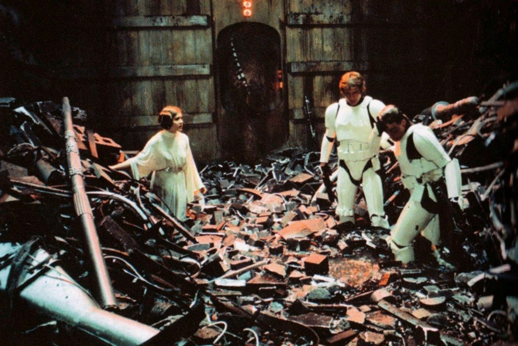 trash-compactor-scene.jpg 