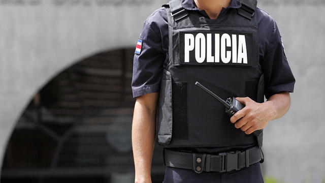 costa-rica-police-officer.jpg 