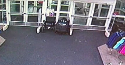 140K worth of jewelry stolen from Kohl's store in North Texas CBS News