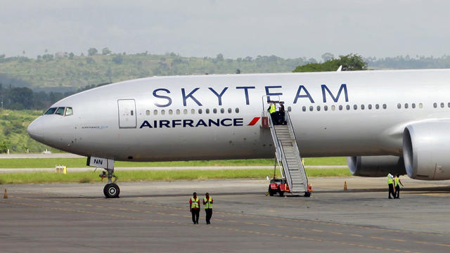 2015-12-20t112835z704773806gf10000271812rtrmadp3kenya-airlines-airfrance.jpg 