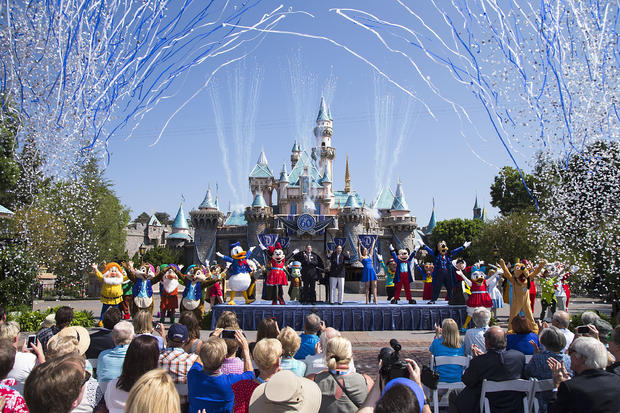 Disneyland entrance 
