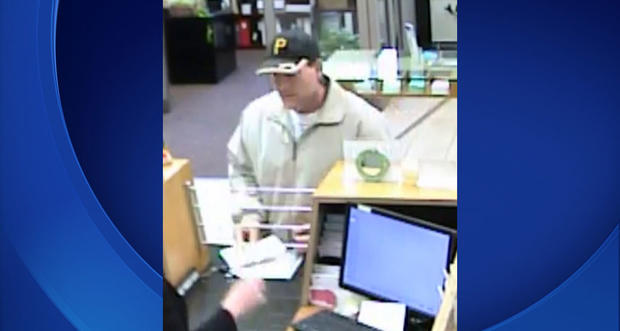 Castle-Shannon-First-National-Bank-robbed-01 