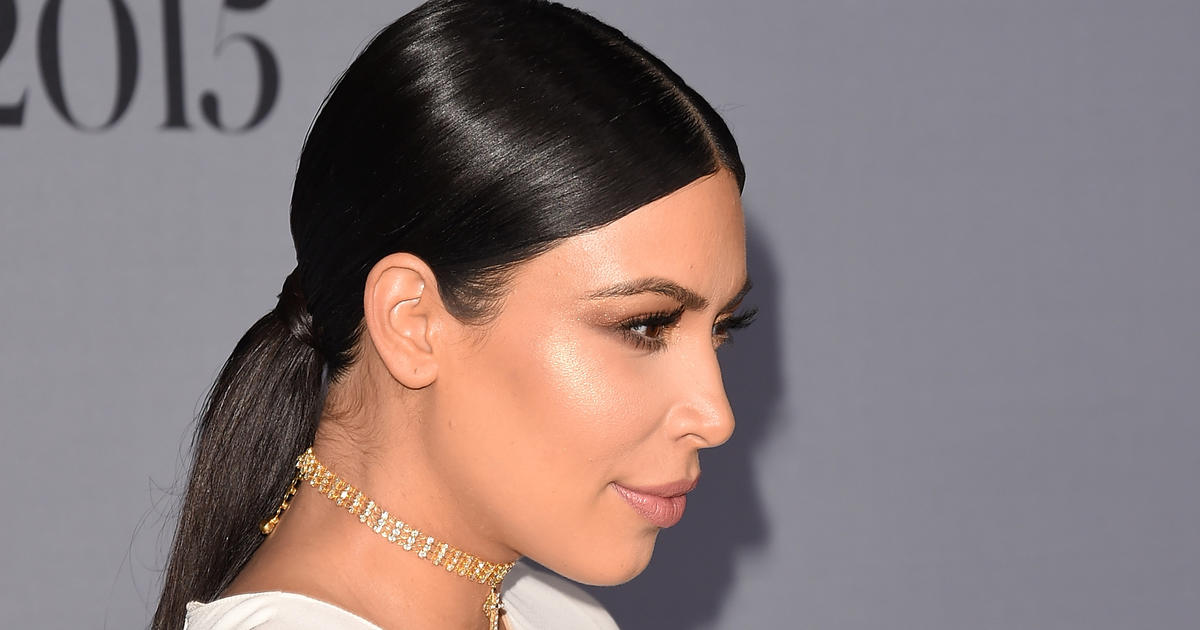 Stars feud over Kim Kardashian West's naked selfie - CBS News
