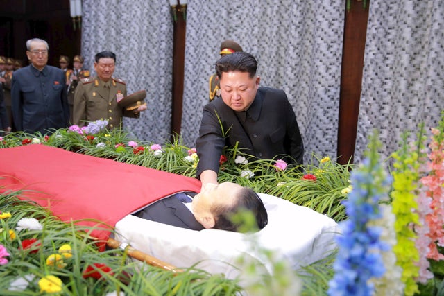 coffin2015-12-31t132926z1682866149gf10000279458rtrmadp3northkorea-aide.jpg