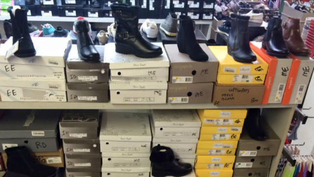picar construir Canoa Boston Area's Best Shops For Discount Shoes - CBS Boston