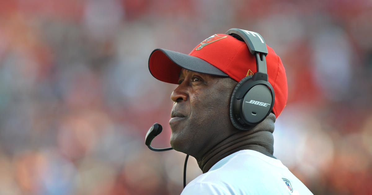 Sources ExBears Coach Lovie Smith A Leading Candidate For Illinois