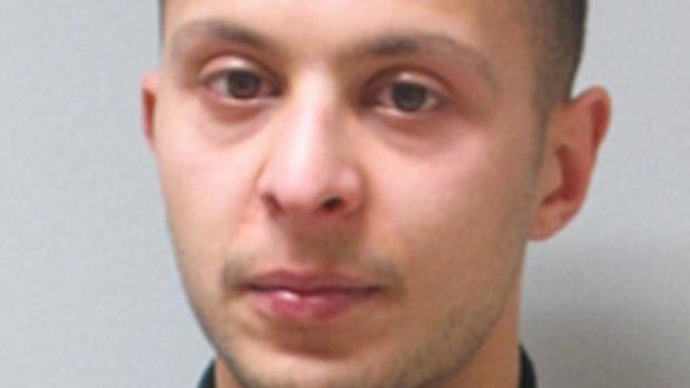 Manhunt for Paris terror suspects 